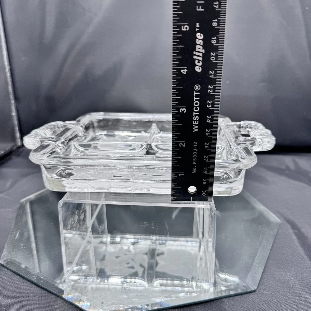 Duncan Miller‎ Intaglio Carved Glass 3-Section Square 7.5